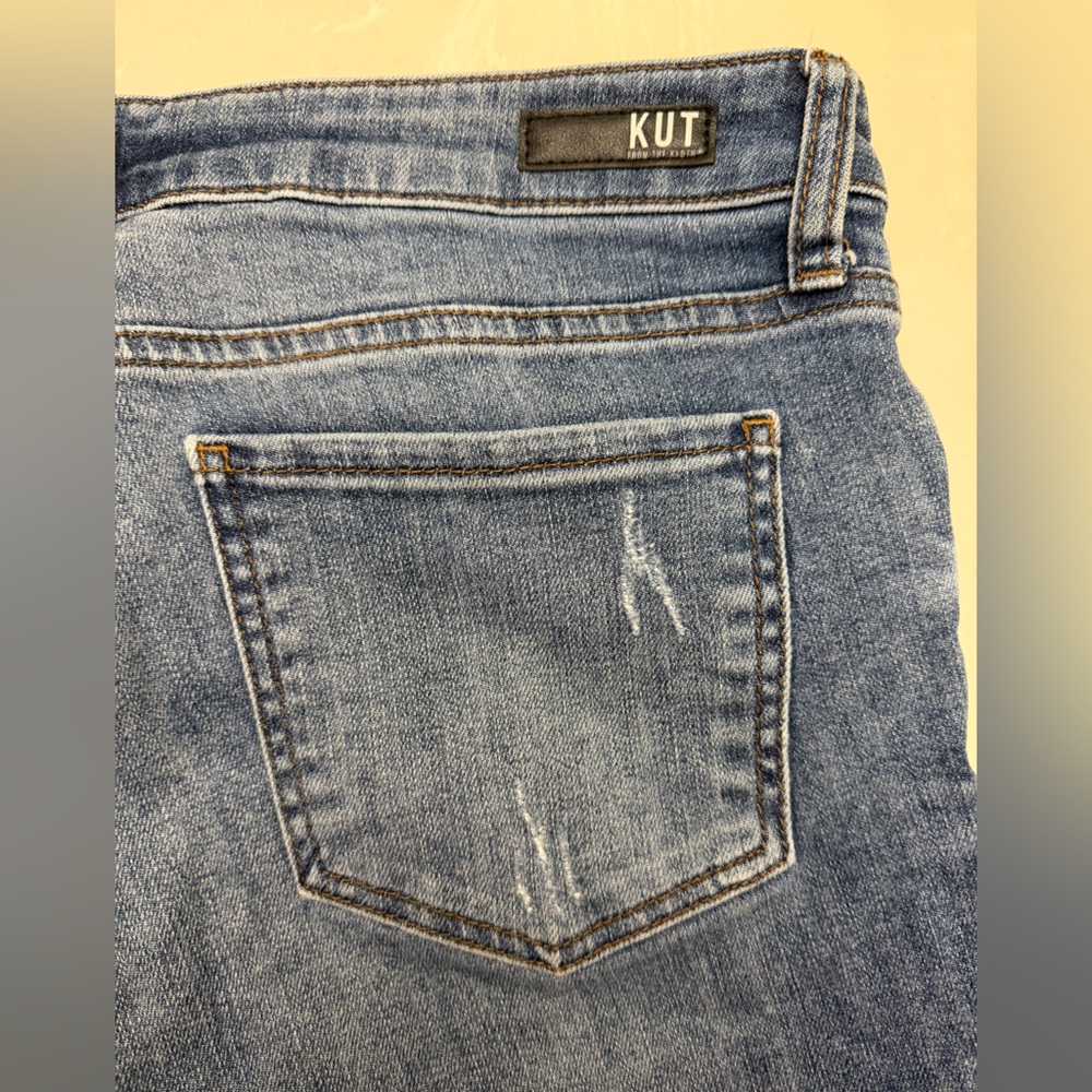 Kut From The Kloth denim shorts - size 10 - Picture 7 of 8